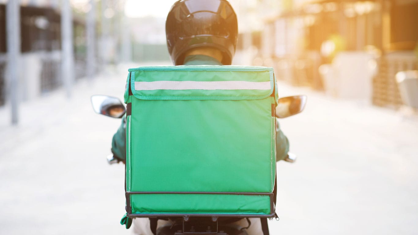 Διανομέας με scooter για επαγγελματική χρήση και ευέλικτη μετακίνηση